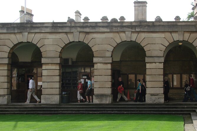 1.5-hour Oxford City and University Walking Tour - Guides with personal Oxford stories