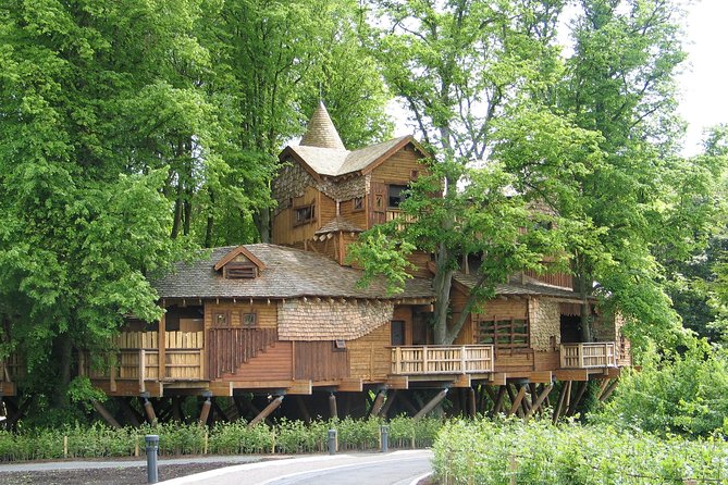 1 Day Alnwick Castle, Holy Island & Scottish Borders - Alnwick Garden or the town’s bookshop