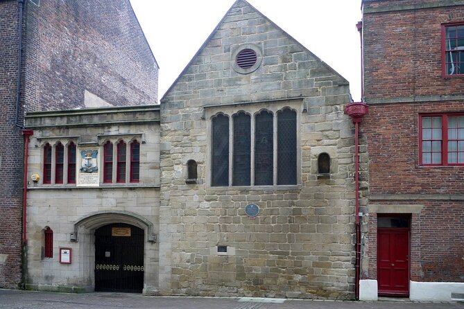 1-Hour and a Half Walking Guided Tour in Medieval Newcastle - Newcastle Castle, Black Gate, and the final climb