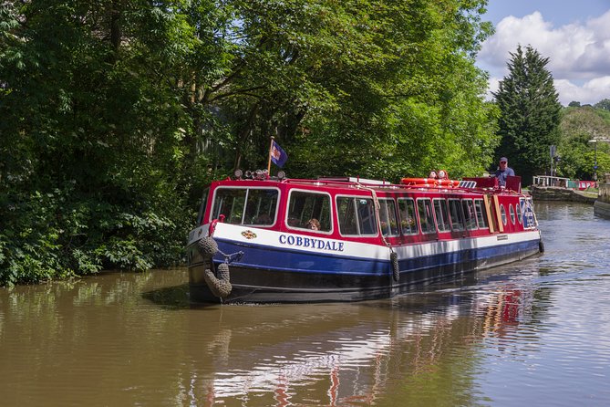 1-Hour Public Cruise - The commentary: funny, local, and not for every taste