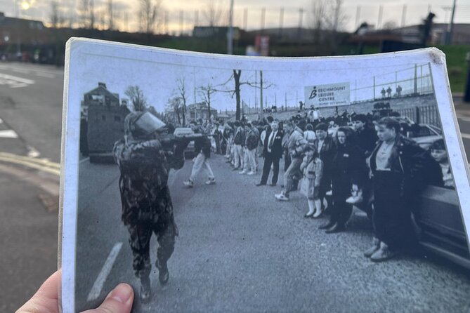 2 Hour Private Belfast Taxi Cab Tour of Troubles & Peace walls - Bombay Street and the Long Road to Peace