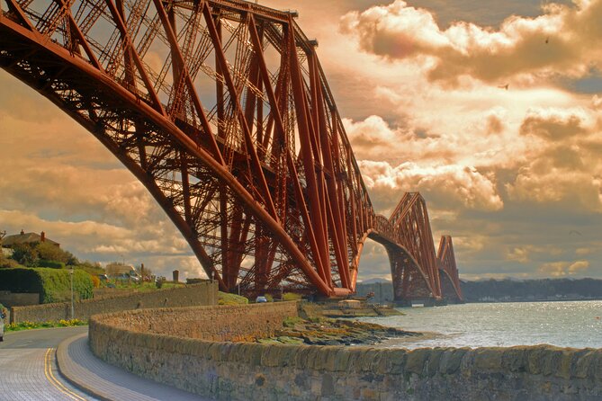 4-Day Isle of Skye & Jacobite Steam Train (train ride included) - Eilean Donan Castle and the crossing to Skye