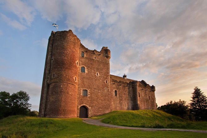 4-Day Outlander Trail Tour from Edinburgh Including Admissions - Accommodation, meals, and the real cost