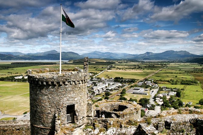 5-Day Discover Wales Small-Group Tour from London - Day 1: Hay-on-Wye and the road to Aberystwyth