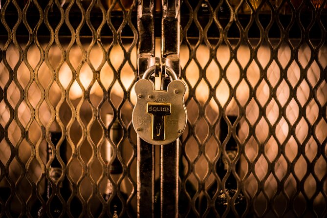 90min Underground Whisky Tasting in Edinburgh's Old Town - Descending beneath Edinburgh’s Old Town
