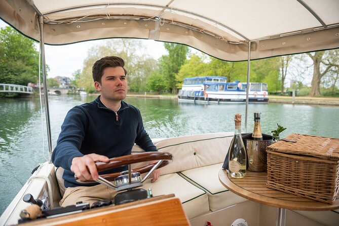 Afternoon Tea Sightseeing River Cruise in Oxford - Commentary depends on the skipper