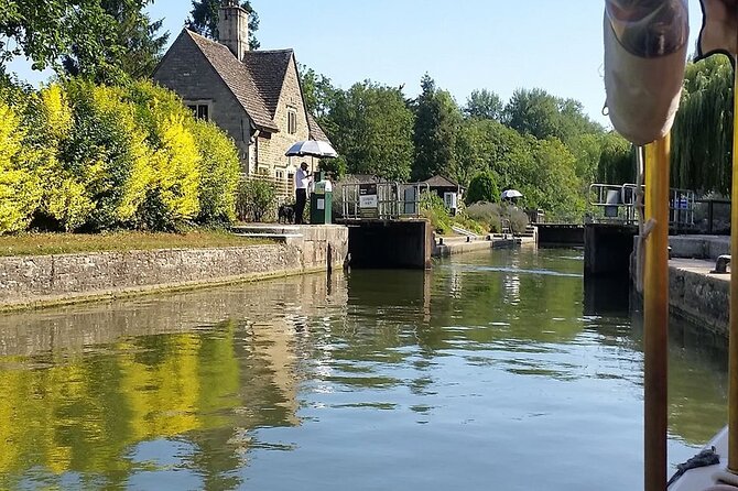 Afternoon Tea Sightseeing River Cruise in Oxford - Rain, cool weather, and the best time to go