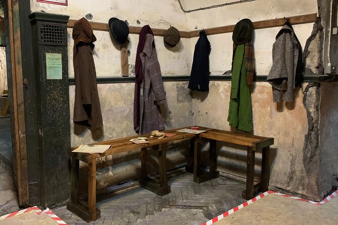 Air Raid Shelter + St. Nicholas Market Walking Tour - Passageways, rooms, and rooftop views