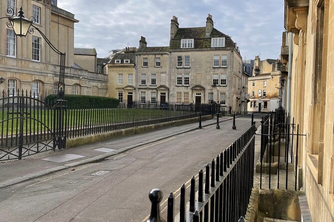 BATH: 2-Hour Bath Walking Tour of Bridgerton Filming Locations - What the guides add to the experience