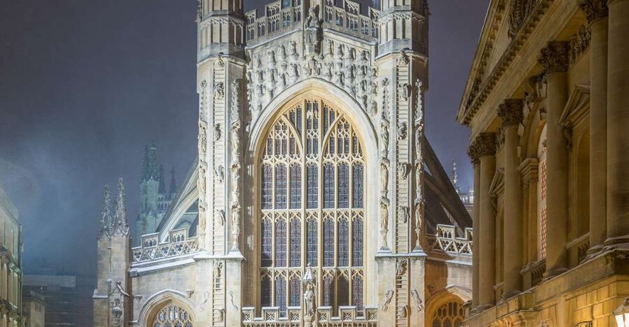 Bath: Guided Ghost Tour - Meeting at Bath Abbey after dark