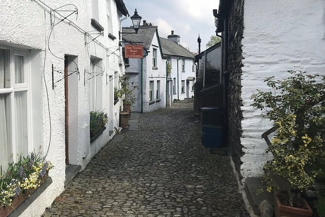 Beatrix Potter: Morning Half Day with an Expert Guide - includes entrance fees - Coniston Water and the ride through Yewdale Valley