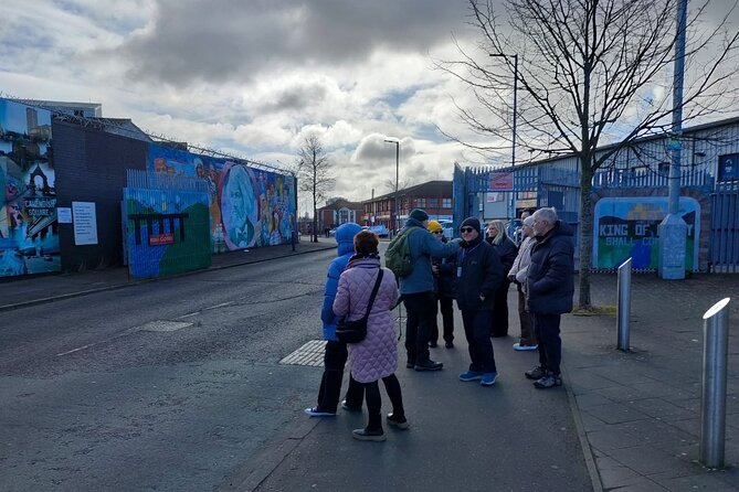 Belfast Troubles Tour: Walls and Bridges - Belfast Entries reveal the old city