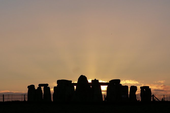 Bespoke private tours of Stonehenge and Avebury by car with local guide - Why this private tour works better than a quick Stonehenge stop