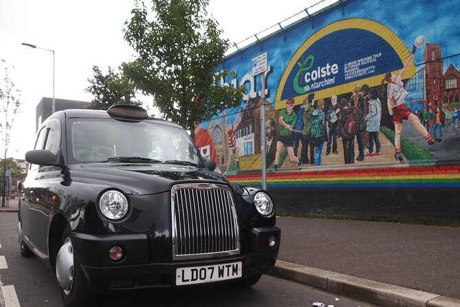 Black Taxi Mural "Tour Like A Local" - Why a black taxi is the right way to see Belfast’s murals
