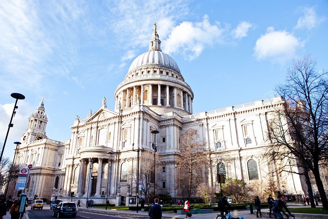 Black Taxi Tour of London: Classic Sightseeing Bespoke & Fun - Westminster Abbey and Britain’s coronation story
