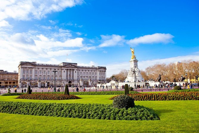 Black Taxi Tour of London: Classic Sightseeing Bespoke & Fun - Buckingham Palace and the royal opening