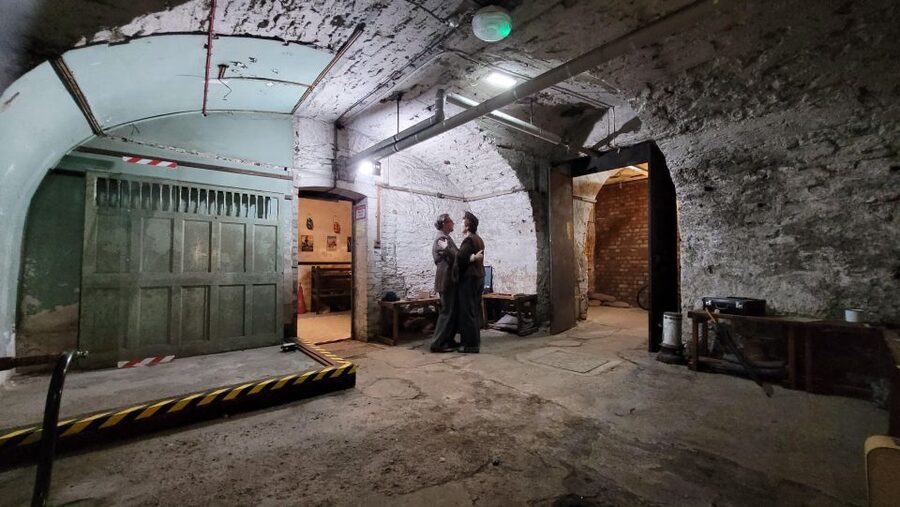 Bristol: Air Raid Shelter & St. Nicholas Market Walking Tour - Below the Corn Exchange: Bristol’s air raid shelter