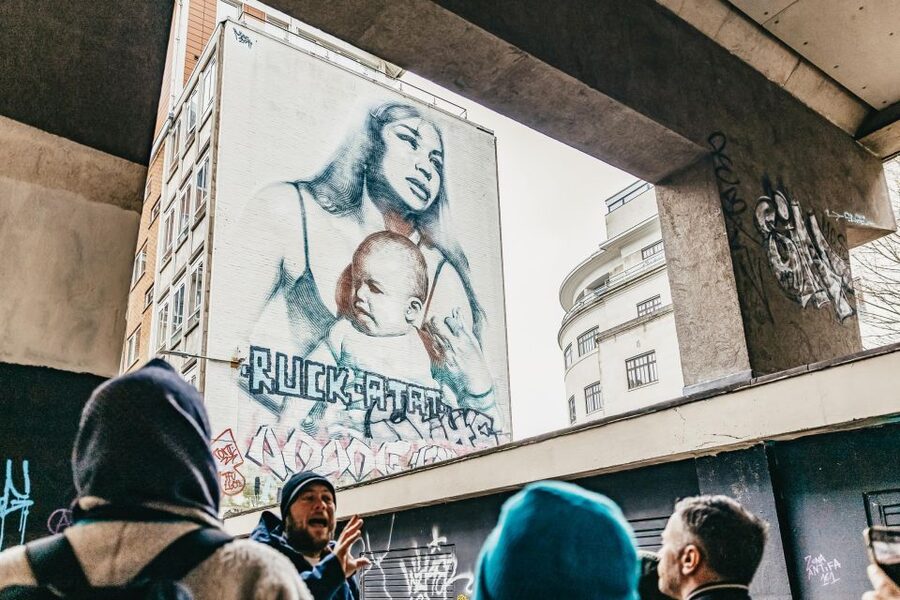 Bristol: Blackbeard to Banksy Guided Walking Tour - What the two-hour pace feels like