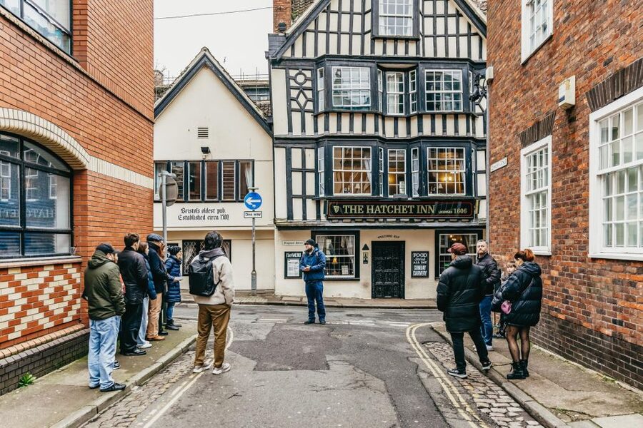Bristol: Blackbeard to Banksy Guided Walking Tour - Bristol Bridge, Llandoger Trow, and stories by the water