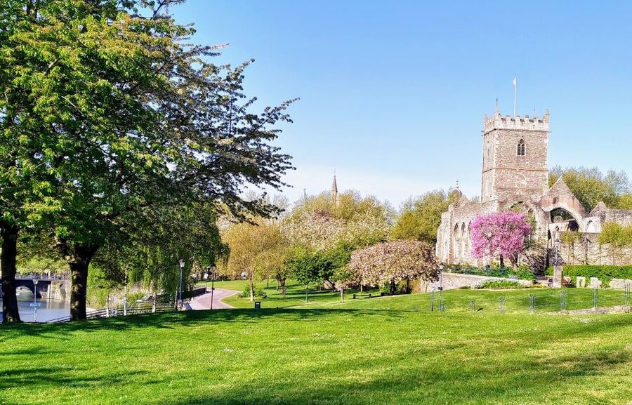 Bristol: Self-Guided Sightseeing Audio Tour - Key points before you set out