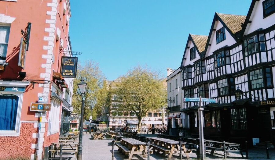 Bristol: Self-Guided Sightseeing Audio Tour - College Green and the historic Bristol Docks