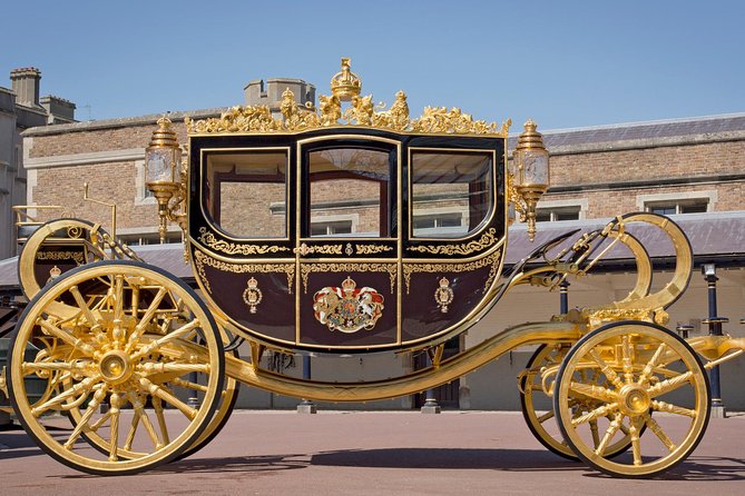 Buckingham Palace: Admission ticket to The Royal Mews - The horses and the working side of the Mews