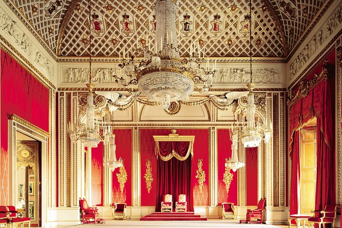 Buckingham Palace and Windsor Castle Escorted Tour from London - St George’s Chapel deserves first choice