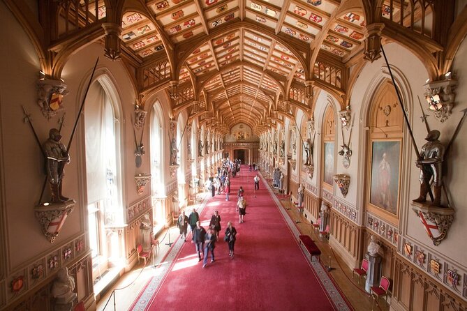 Buckingham Palace and Windsor Castle Escorted Tour from London - How good is the coach and commentary?