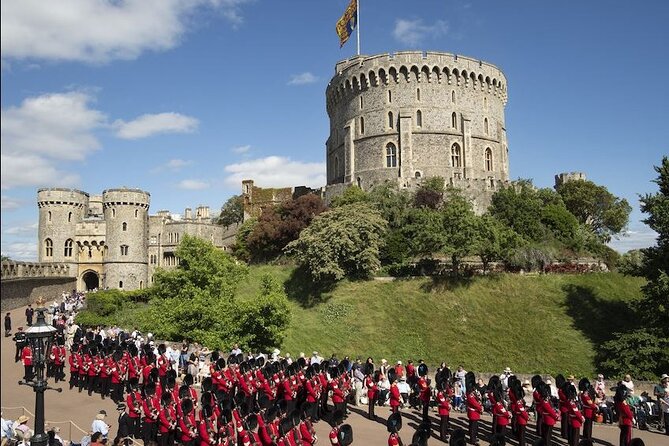 Buckingham Palace and Windsor Castle Escorted Tour from London - The walking is serious