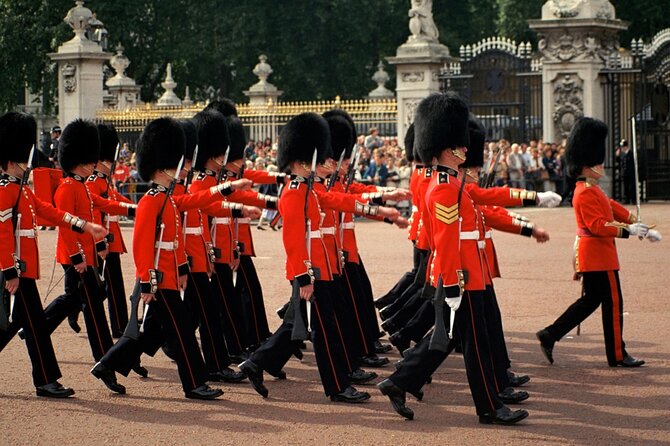Buckingham Palace & Changing of the Guard Experience - Starting at Green Park at 10:00 a.m.