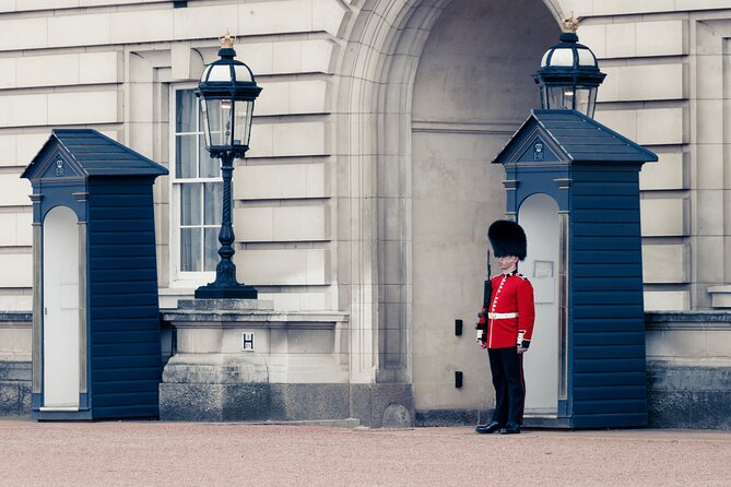Buckingham Palace, St James Palace & Tea at Kensington Palace - Buckingham Palace without the usual time commitment