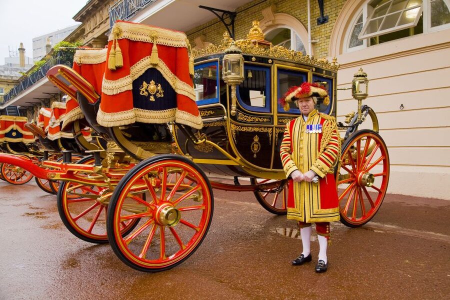 Buckingham Palace: The Royal Mews Entrance Ticket - How long to stay and how to plan your day