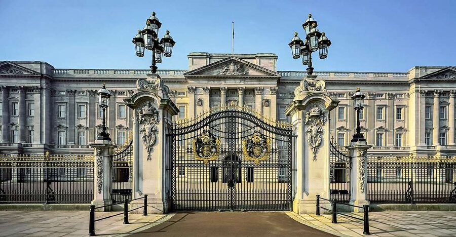 Buckingham Palace: The State Rooms Entrance Ticket - Helpful tips for a smoother visit
