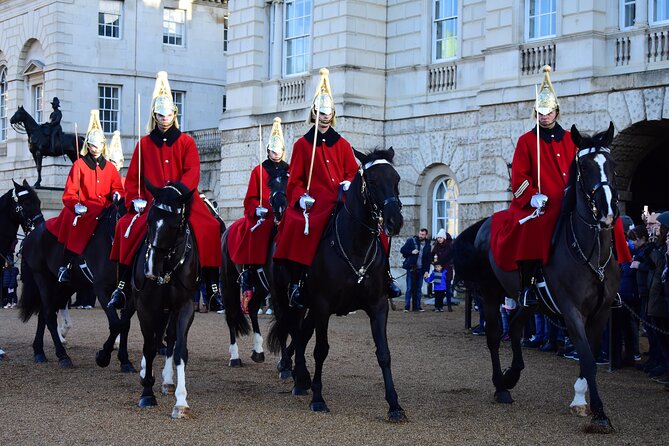 Buckingham Palace Visit & Changing of the Guard Walking Tour - Small details that make the day better