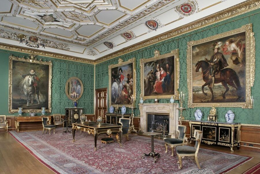 Buckingham Palace & Windsor Castle: Full-Day Tour - Windsor Castle and the royal town