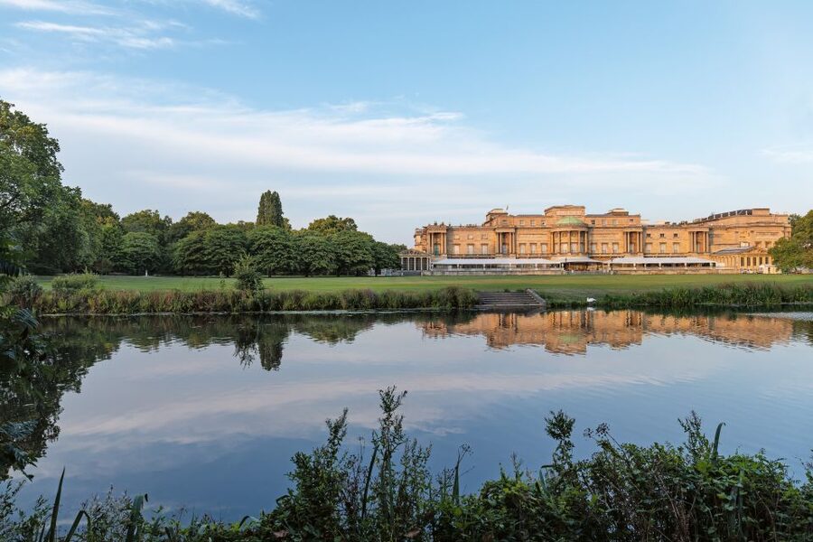 Buckingham Palace & Windsor Castle: Full-Day Tour - Who should book this 10-hour tour?