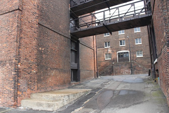 Call the Midwife Location Tour in Chatham - Walking conditions and practical comfort