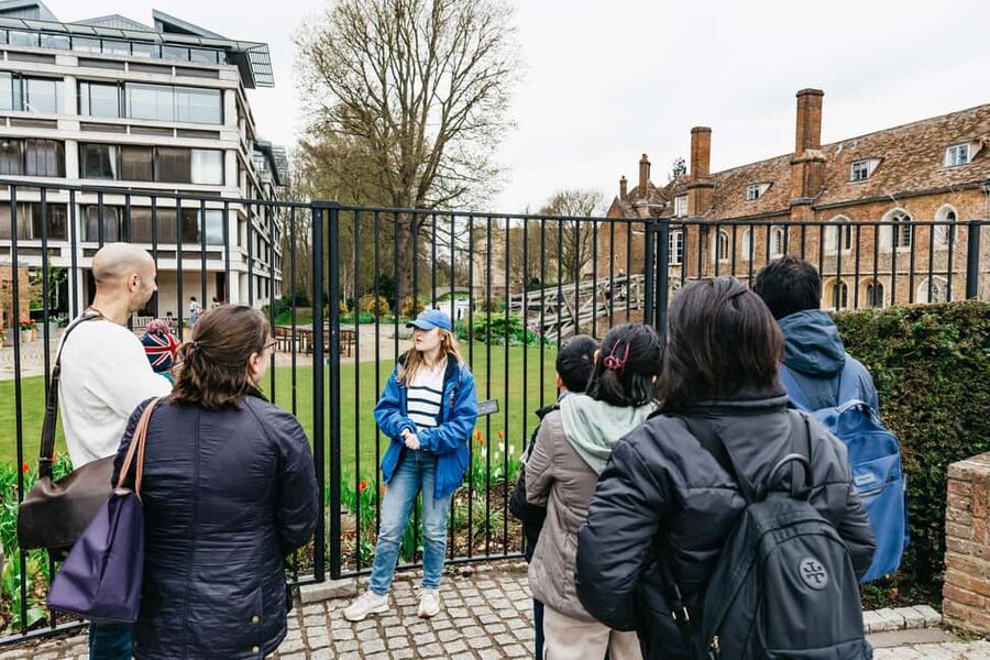 Cambridge: Alumni-Led Walking Tour w/ King's College Option - Practical limits you should know