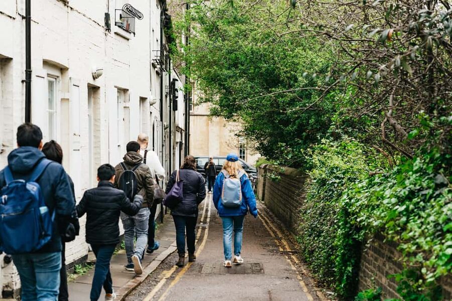 Cambridge: Alumni-Led Walking Tour w/ King's College Option - Which guide might suit your group?