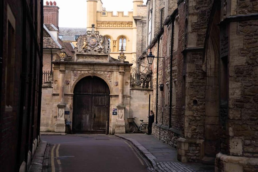 Cambridge: Ghost Tour Led by University Alumni Guide - Clare College: a quiet beginning with an old-world mood