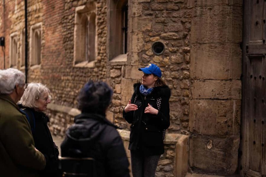 Cambridge: Ghost Tour Led by University Alumni Guide - Finishing at Little St Mary’s Church