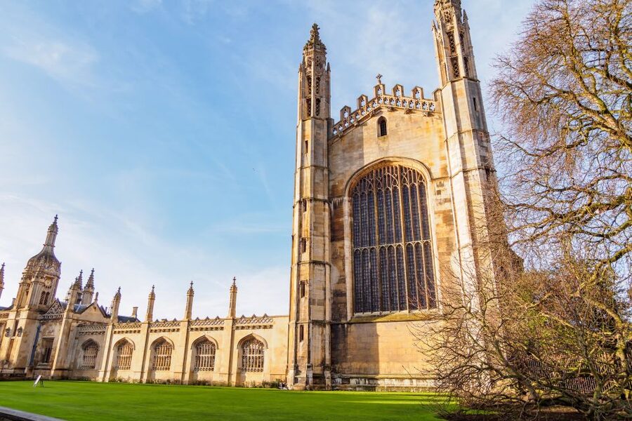 Cambridge: Guided River Cam Punting Tour - Seven colleges and the best views from the boat