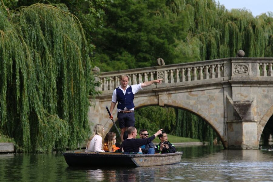 Cambridge: Guided Shared River Punting Tour - Passing Clare College and its gardens