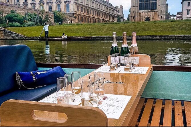 Cambridge - Shared Punting Tour - Comfort, families, and access