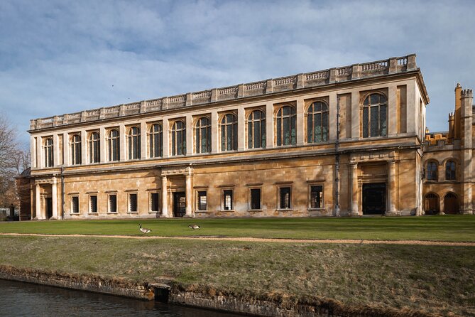 Cambridge - Shared Punting Tour - Nine bridges and the College Backs