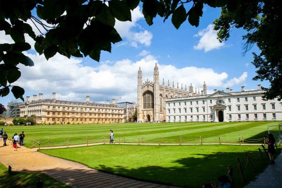 Cambridge: University Alumni Tour with Kings College Option - Weather, group size, and practical comfort