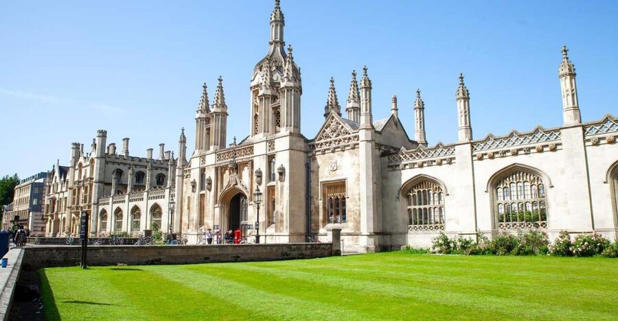 Cambridge: University Alumni Tour with Kings College Option - Queens’ College and the Mathematical Bridge