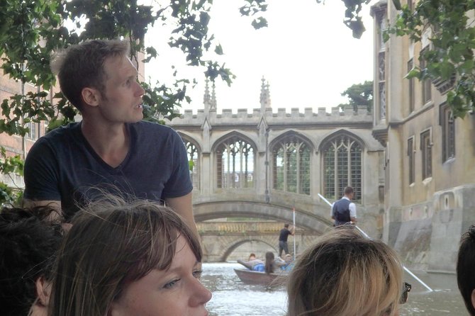 Cambridge University Colleges Guided Punting Tour - The bridge built from straight timbers