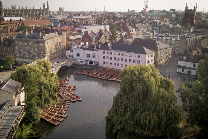 Cambridge University Walking Tour by Alumni™ Kings College Option - Senate House and Cambridge graduation customs
