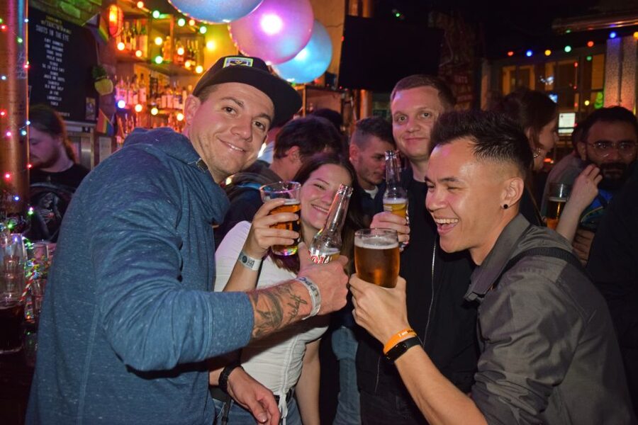 Camden Pub Crawl & Bar Tour London - Camden’s alternative nightlife in one evening
